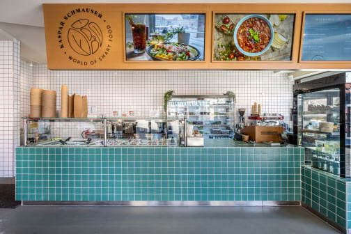 komprimiert kaspar schmauser theke bowls vegan bildschirme interieur franchise restaurant